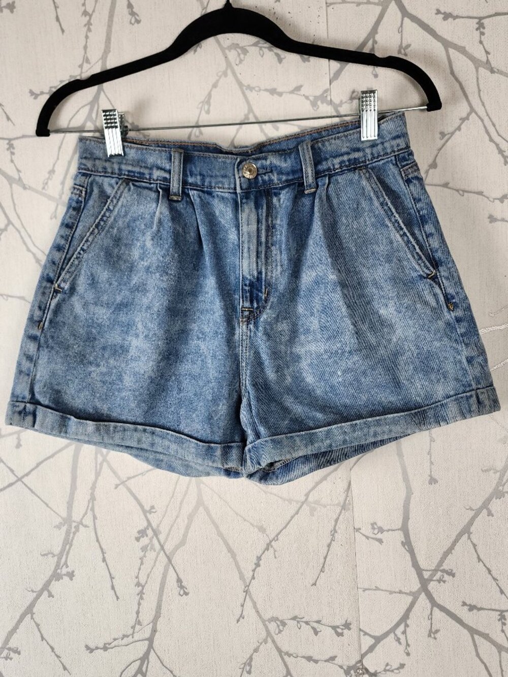 American Eagle Acid Wash Pleated High Rise Mom Shorts
